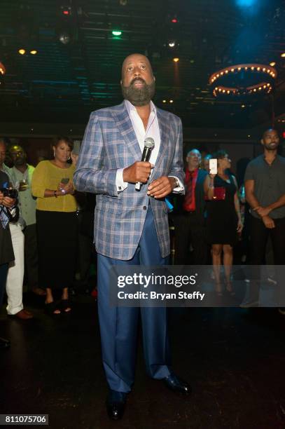 Los Angeles Clippers Assistant Coach Mike Woodson speaks during the Coach Woodson Las Vegas Invitational red carpet and pairings gala at 1 OAK...