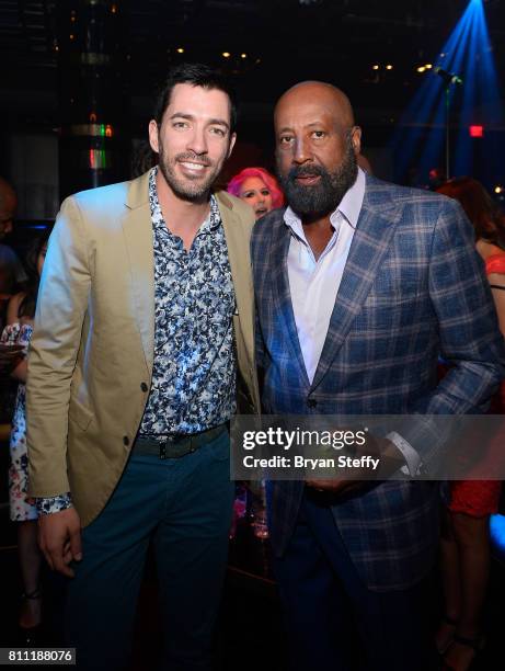 Television personality Drew Scott and Los Angeles Clippers Assistant Coach Mike Woodson attend the Coach Woodson Las Vegas Invitational red carpet...