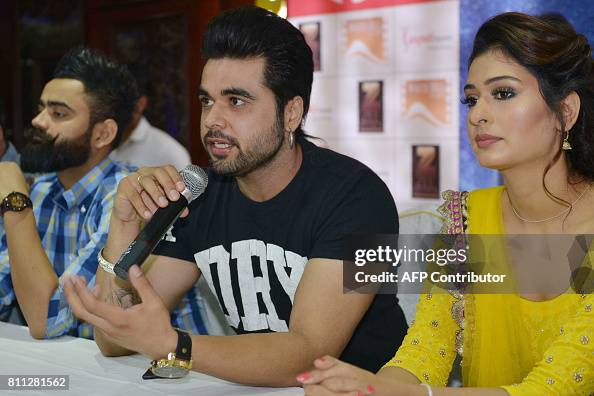 1,555 Punjabi Singers Photos and Premium High Res Pictures - Getty Images 1,555 Punjabi Singers Photos and Premium High Res Pictures - Getty Images