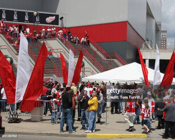 View of the steps leading to the arena as the fans walk in before game five of the Western Conference Finals of the 2008 NHL Stanley Cup Playoffs...