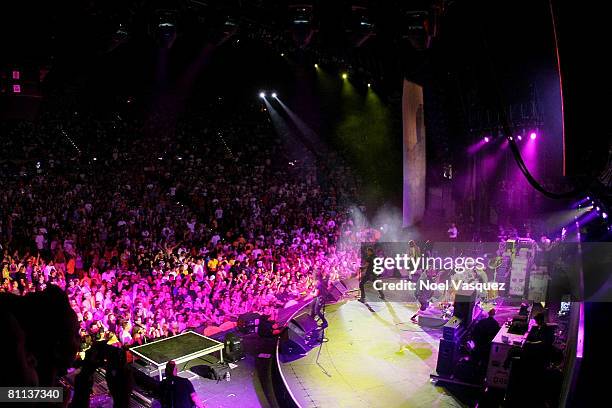 Metallica performs to a sold out crowd at the KROQ Weenie Roast Y Fiesta 2008 at the Verizon Wireless Amphitheater on May 17, 2008 in Irvine,...