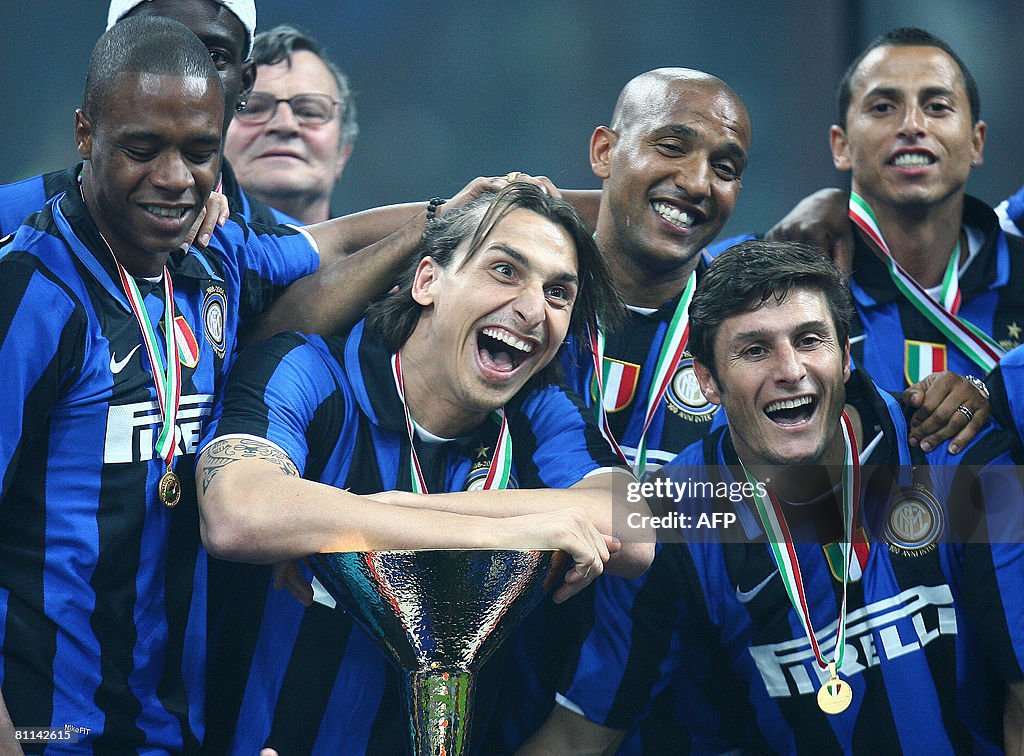 Inter's Milan players (l-r)Pele, Zlatan