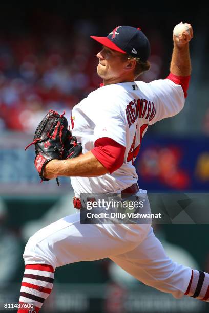 Trevor Rosenthal of the St. Louis Cardinals delivers a pitch against the New York Mets in the eighth inning at Busch Stadium on July 9, 2017 in St....