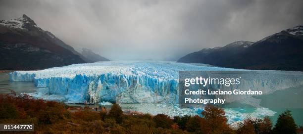 perito moreno glacier - los glaciares national park stock pictures, royalty-free photos & images