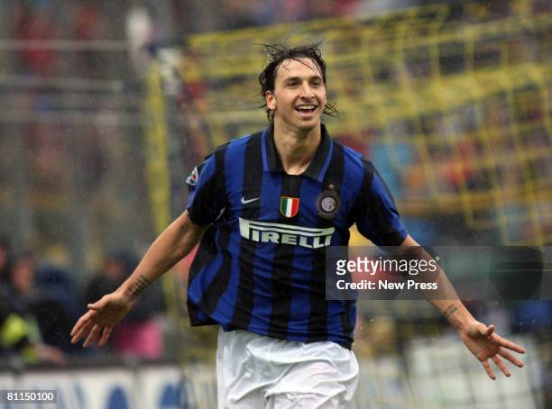 Zlatan Ibrahimovic of Inter in action during the Serie A match between Parma and Inter at the Stadio Tardini on May 18, 2008 in Parma, Italy.