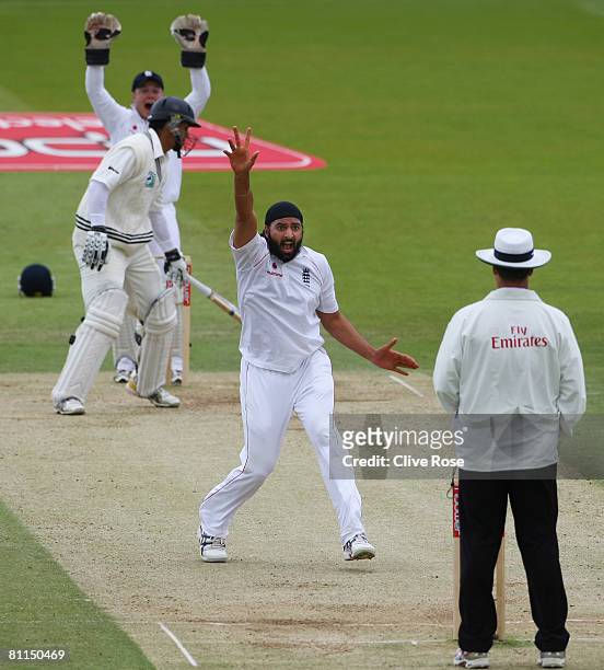 Monty Panesar of England makes a successful LBW appeal to umpire Simon Taufel to dismiss Ross Taylor of New Zealand during the fifth day of the 1st...