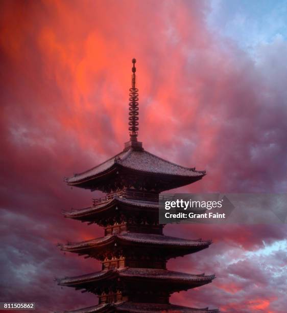 pagoda at sunset. - pagoda stock pictures, royalty-free photos & images
