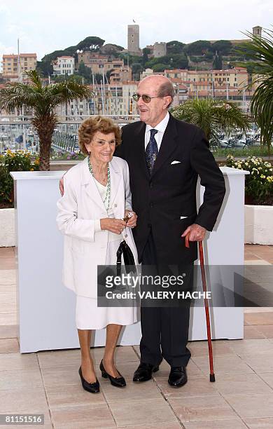 Portuguese director Manoel de Oliveira poses his wife Isabel during a photocall at the 61st Cannes International Film Festival on May 19, 2008 in...