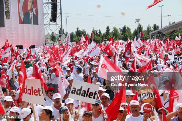 Sample Rally Placards Placard Meaning Photos and Premium High Res Pictures - Getty Images