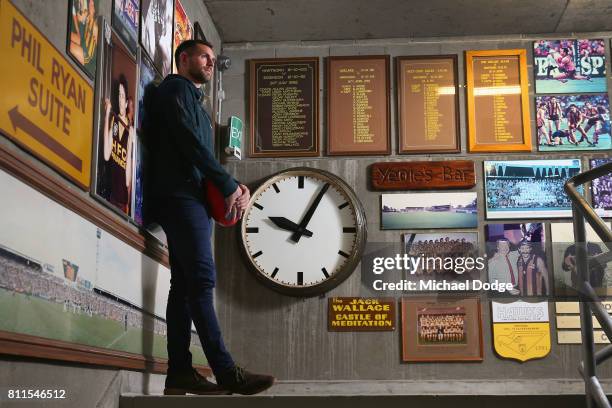 Luke Hodge poses after announcing his retirement on the eve of his 300th during a Hawthorn Hawks AFL press conference at Waverley Park on July 10,...