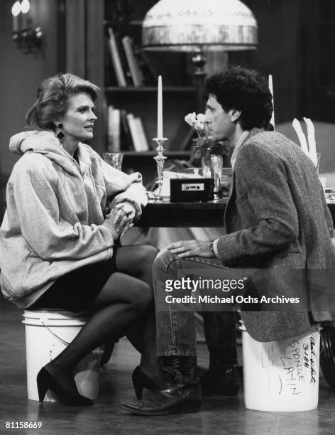 Candice Bergen & Robin Thomas on the set of Murphy Brown