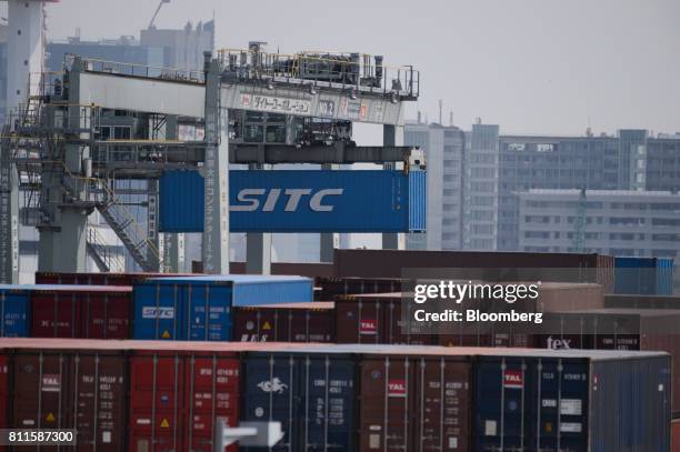 Japanese Container Line 216 Mitsui Osk Lines Ltd Stock Photos, High-Res Pictures, and Images ...