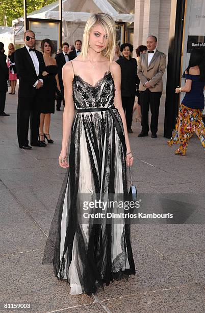 Actress Taylor Momsen attends the 68th Annual American Ballet Theatre Spring Gala at the Metropolitan Opera House on May 19, 2008 in New York City.