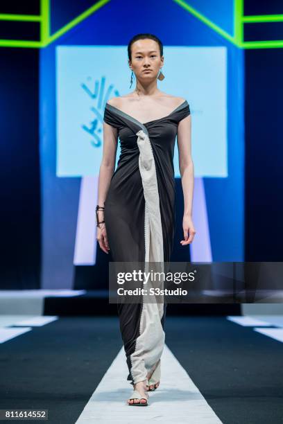 Ismil Rana Rana Ismail Designer Label Photos and Premium High Res Pictures - Getty ...