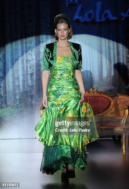 Model Bar Refaeli walks the runway at the ''Puerta de Europa'' bridal fashion shows held at IFEMA on May 21, 2008 in Madrid, Spain.