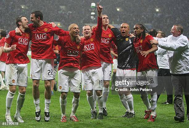 John O'Shea, Michael Carrick, Wes Brown, Wayne Rooney, Darren Fletcher, Mikael Silvestre, Anderson and Sir Alex Ferguson of Manchester United...