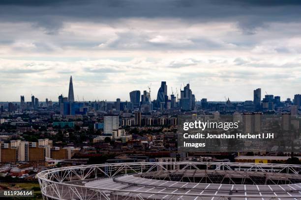 london skyline - stratford london - fotografias e filmes do acervo