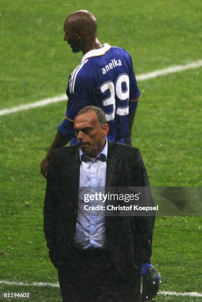 Avram Grant, the Chelsea manager and Nicolas Anelka of Chelsea look on following their team's 6-5 defeat in the penalty shootout during the UEFA...