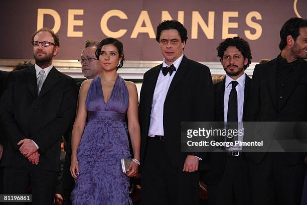 Director Steven Soderbergh, actress Catalina Sandino Moreno, actor Benicio Del Toro with guest, and actor Rodrigo Santoro depart from the "Che"...