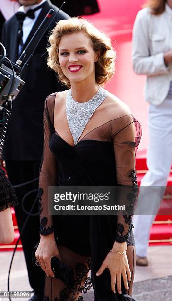Eva Herzigova attends the "Che" premiere at the Palais des Festivals during the 61st International Cannes Film Festival on May 21, 2008 in Cannes,...
