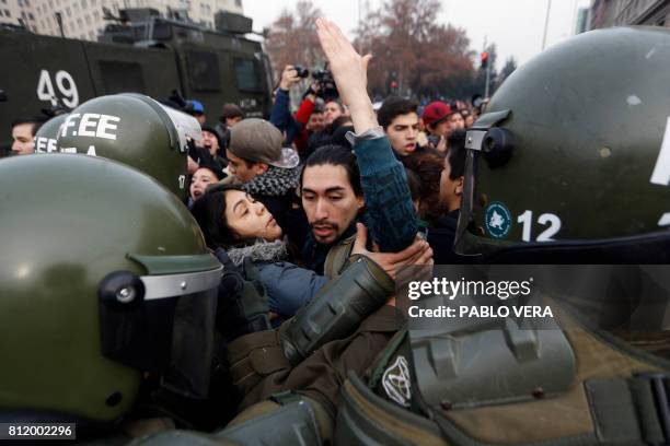 Men Arguing At Riot 246 Hazte Oir Stock Photos, High-Res Pictures, and Images - Getty Images