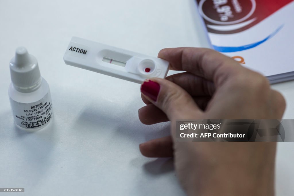 DOUNIAMAG-BRAZIL-HIV-TEST
