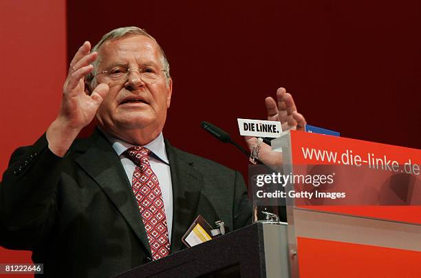 Lothar Bisky, chairman of the German left-wing-party Die Linke, delivers his speach on the party convention on May 24, 2008 in Cottbus, Germany. It...