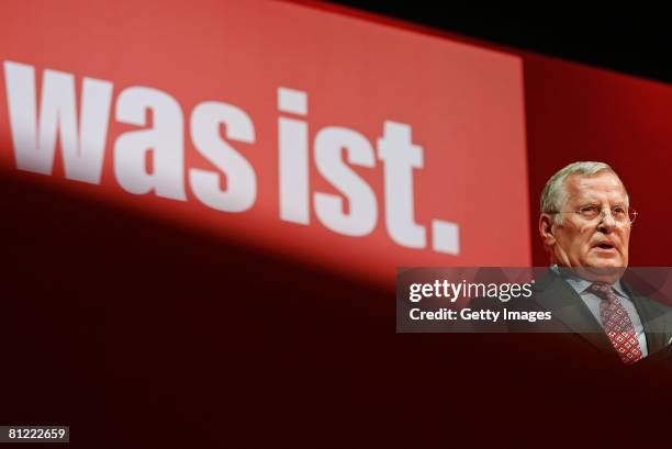 Lothar Bisky, chairman of the German left-wing-party Die Linke, delivers his speach on the party convention on May 24, 2008 in Cottbus, Germany. It...