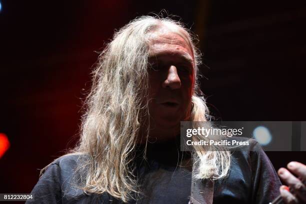 Rosendo Mercado performs on stage at 'Noches del Botánico' in Madrid.