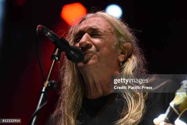 Rosendo Mercado performs on stage at 'Noches del Botánico' in Madrid.