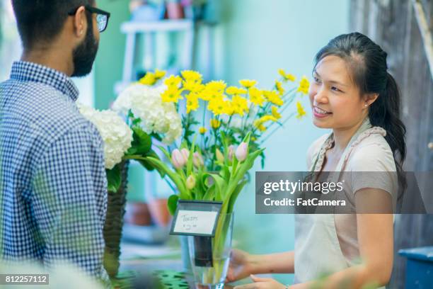 serving a customer - credit card swipe machines drawing stock pictures, royalty-free photos & images