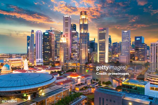 シンガポールの都市景観をパノラマ ビュー - シンガポール川 ストックフォトと画像