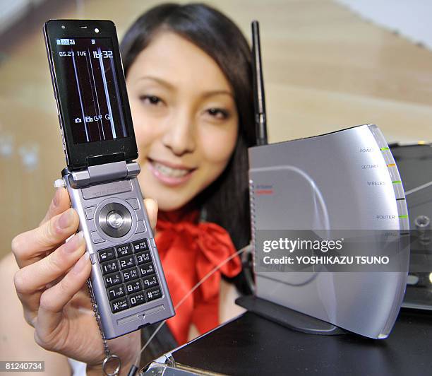 225 Japan Docomo Mobile 3 Stock Photos, High-Res Pictures, and Images ...