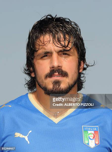 Italy's midfielder Gennaro Gattuso poses on May 27, 2008 during Italy's national football team training session ahead of their Euro 2008, at the...