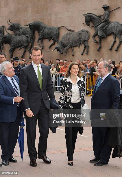 Prince Felipe of Spain and Princess Letizia of Spain attend a bullfight at Las Ventas bullring on May 27, 2008 in Madrid, Spain.