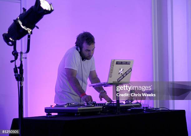 Stone Roke 80 Stone Rokk Photos & High Res Pictures - Getty Images