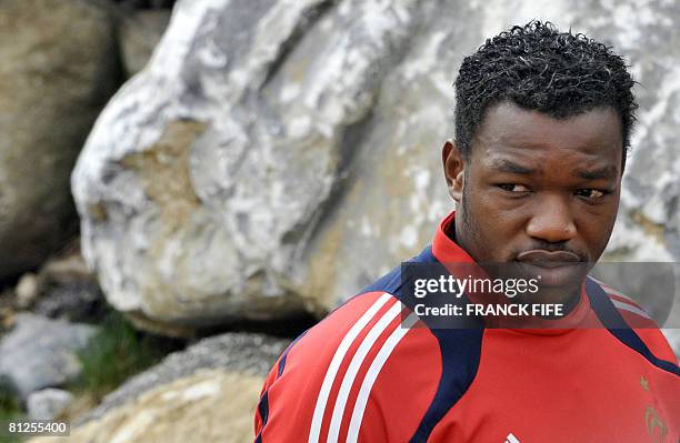 French national football team goalkeaper Steve Mandanda arrives to attend a training session in Tignes, French Alps, on May 28 ahead of the Euro 2008...