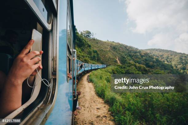 ella train - sri lanka train stock pictures, royalty-free photos & images