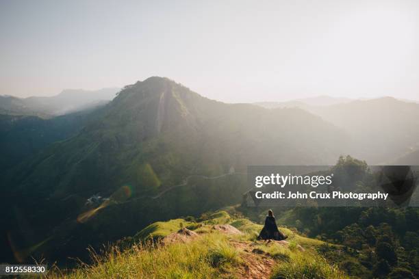 little adams peak lookout - sri lanka little mountain fotografías e imágenes de stock