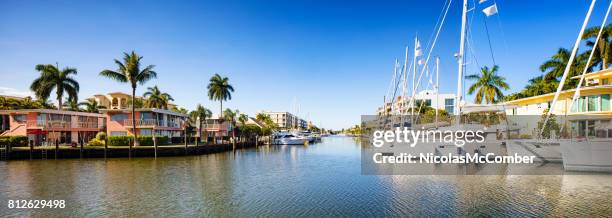 panorama de canal de fort lauderdale florida con casas y yates - fort lauderdale florida fotografías e imágenes de stock