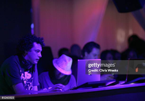 Spider Rave Dj 178 Dj Spider Stock Photos, High-Res Pictures, and Images - Getty Images