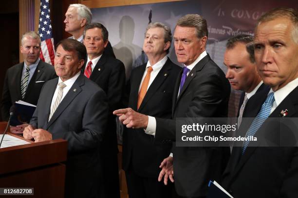 Dan Sullivan (Us Senator) Photos and Premium High Res Pictures - Getty ...
