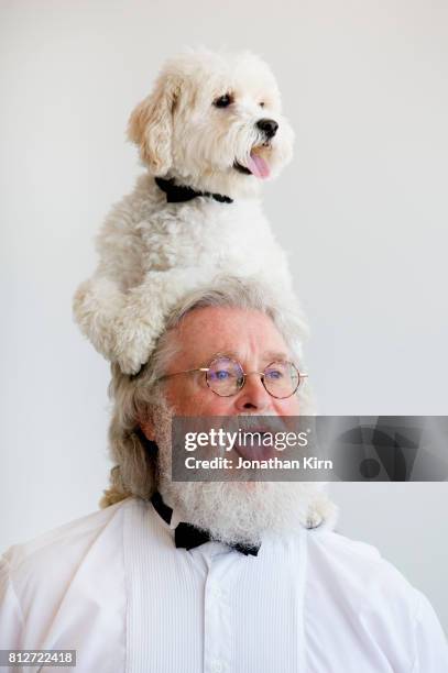 senior man with look alike dog. - effet miroir homme photos et images de collection