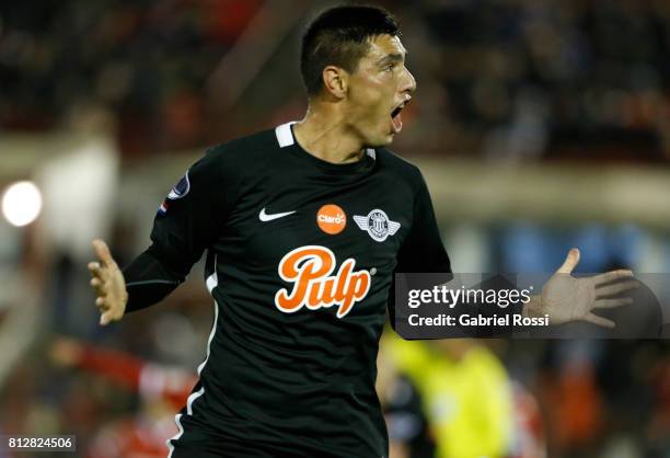 Oscar Cardozo of Libertad celebrates after scoring the second goal of his team during a first leg match between Huracan and Libertad as part of...