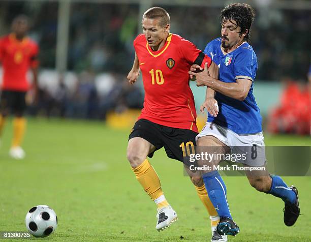 Gennaro Ivan Gattuso of Italy tangles with Wesley Sonck of Belgium during the international friendly between Italy and Belgium at the Artemio Franchi...
