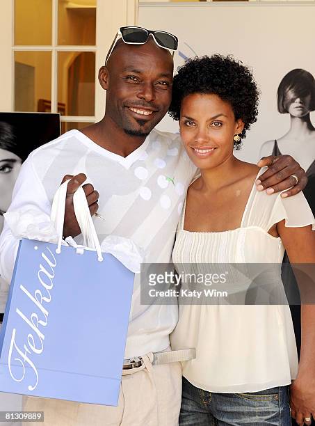 Actor Jimmy Jean-Louis and Evelyn pose during the 2008 DPA Garden Party gift suite held at Frederic Fekkai on May 30, 2008 in Beverly Hills,...