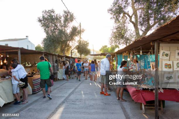 formentera - mercado de calle fotografías e imágenes de stock