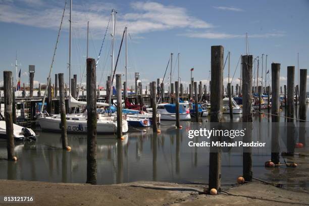 harbour in steenodde - amrum stock-fotos und bilder