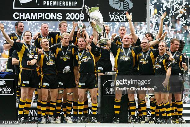 Lawrence Dallaglio of Wasps celebrates with teammates after victory in the Guinness Premiership Final match between Leicester Tigers and London Wasps...
