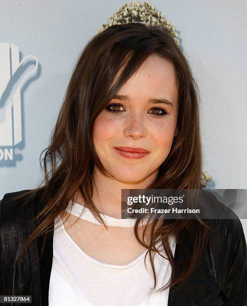 Actress Ellen Page arrives at the 17th annual MTV Movie Awards held at the Gibson Amphitheatre on June 1, 2008 in Universal City, California.